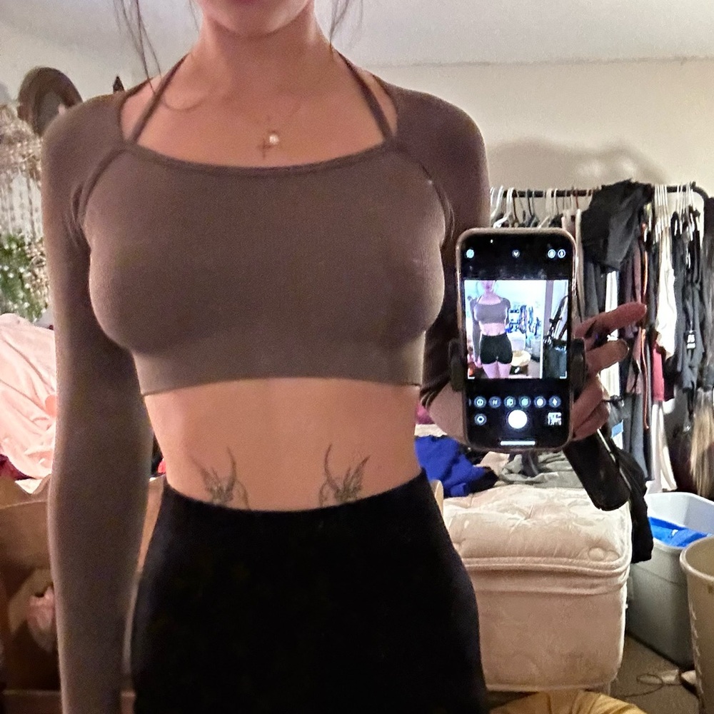 taupe brown long sleeve cropped active top - Picture 3 of 7